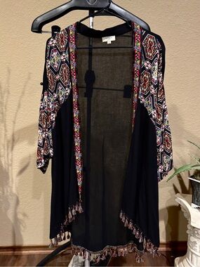 Umgee Black Open-Front Kimono Cape